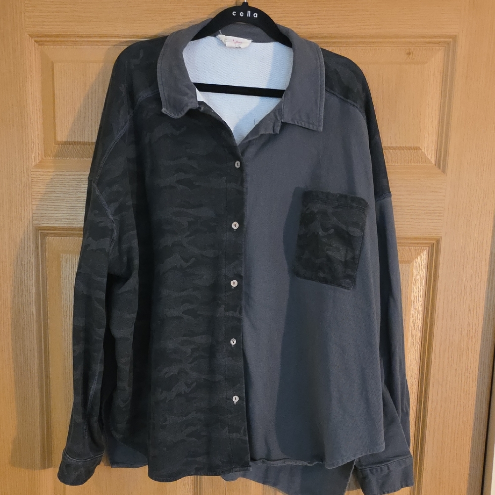 Peach Love California Gray and Black Shirt